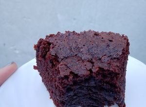 Una foto de Budín de chocolate húmedo