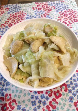 A picture of Cabbage with Beancurd Roll.