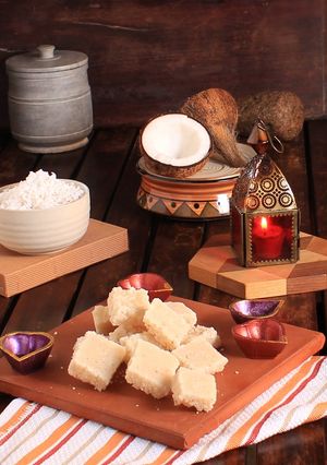 A picture of Coconut Burfi.