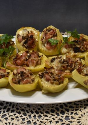 Zdjęcie przepisu Pieczone ziemniaki z pieczarkami.