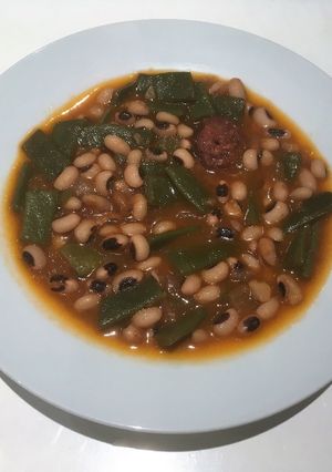 Una foto de Alubias carillas con judías verdes