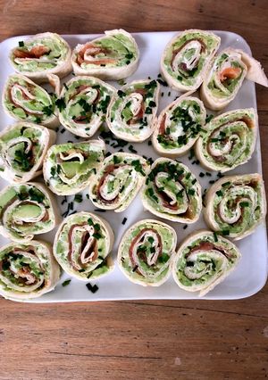 Une photo de Wrap apéro saumon avocat