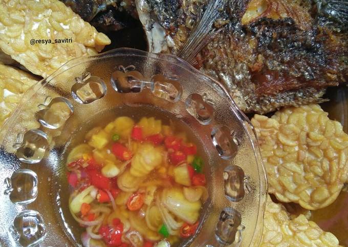 85. Ikan Nila Goreng + Tempe Goreng Sambal Matah