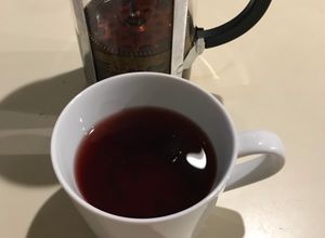 Una foto de Infusión de Flor de Jamaica-Albahaca-Menta-Jengibre-Cúrcuma