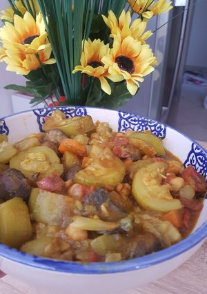 صورة لوصفة مرقة شجر او كوسة بالكاري والخضار🥒🥔🥕🍄