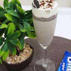 A picture of Oreo smoothie.