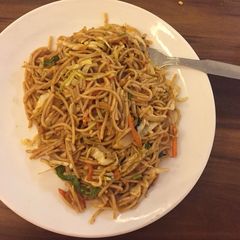 A picture of Veg chowmein.