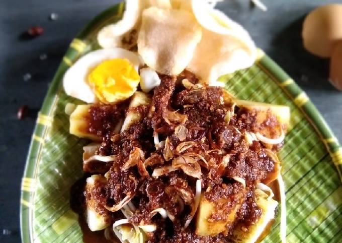 Lontong Tek petis