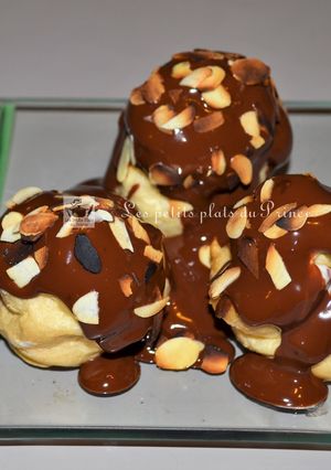 Une photo de Profiteroles au chocolat