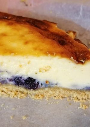 Sajttorta áfonyával recept fotója