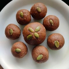 A picture of Sattu Laddos.