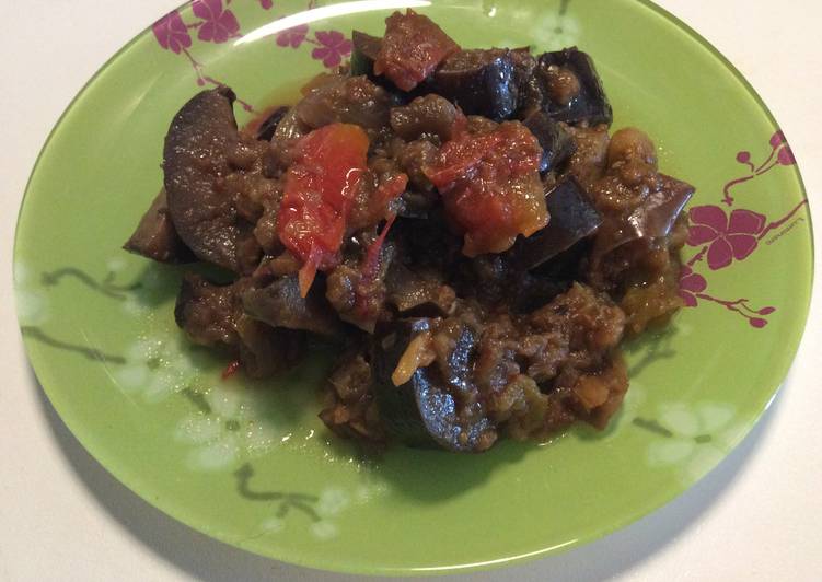 Créer des étapes Aubergines à la tomate spécial