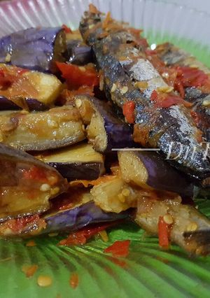 Foto resep Balado Terong ditemani Ikan keranjang