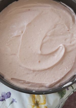 Habos meggyes krém tortába, sütibe recept fotója