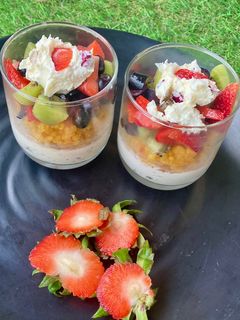 बूंदी फ़्रूट परफैट (Bundi fruit parfait recipe in Hindi) रेसिपी मुख्य फोटो