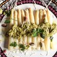 Espárragos con salsa Pesto
