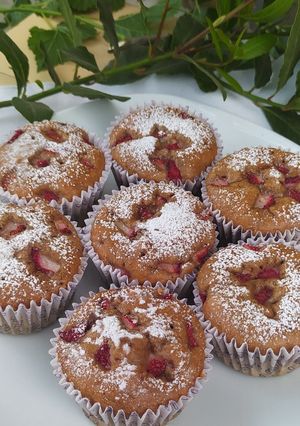 Una foto de Muffins con Mermelada de Frutillas / Cupcakes