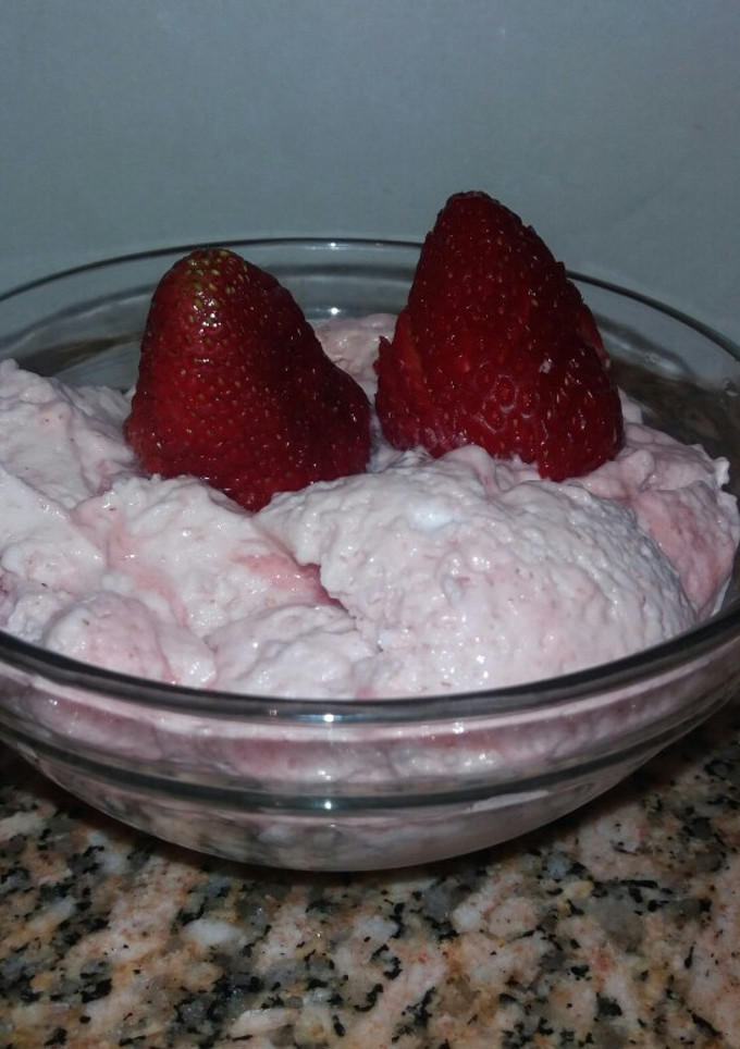 Una foto de Mousse de frutillas 🍓🍓🍓