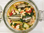 Una foto di vongole zucchine