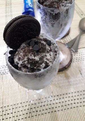 A picture of Oreo icecream.