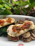 Filetti di merluzzo con spinaci e funghi champignon al pomodoro, facili e veloci