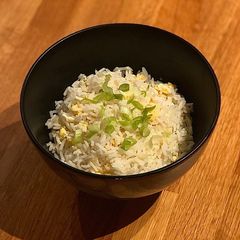 A picture of 蛋炒饭 Egg Fried Rice {Vegetarian}.