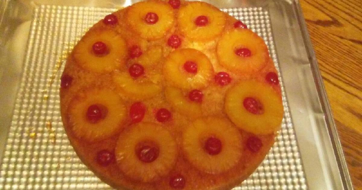 Pineapple Upside Down Cake in a Cast Iron Skillet - Amanda's Cookin' - Cake  & Cupcakes