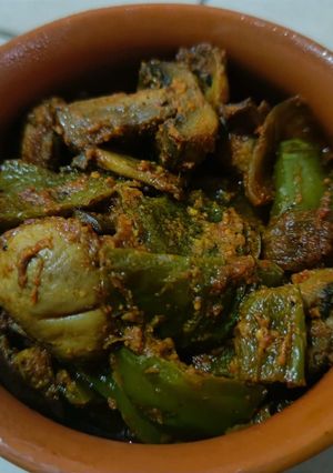 A picture of Mushroom do pyaza.