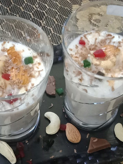 लीची शेक (lychee shake recipe in Hindi) रेसिपी मुख्य फोटो