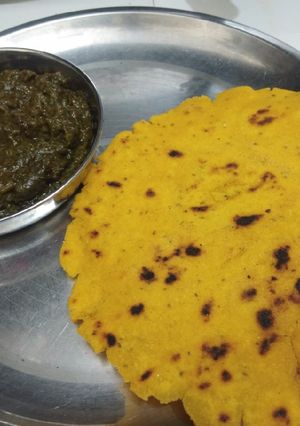 मक्की की रोटी (Makki ki roti recipe in Hindi) रेसिपी मुख्य फोटो
