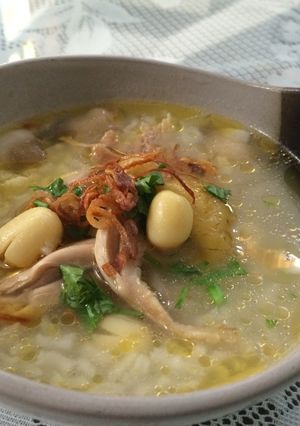 Hình của món Cháo gà hạt sen.