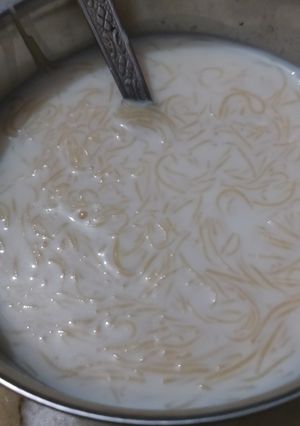 मीठी सेवइयां (meethi seviyan recipe in Hindi) रेसिपी मुख्य फोटो