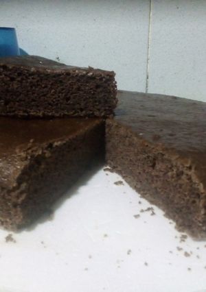 Una foto de Torta húmeda de cacao y malta vegana 🌱🍫