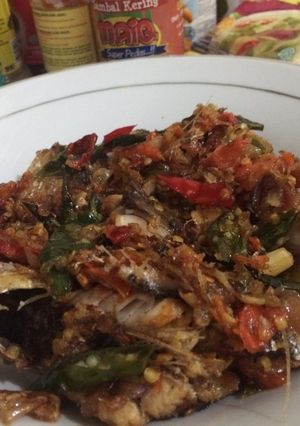 Foto resep Ikan kembung cabai hijau (opt: extra pedas)