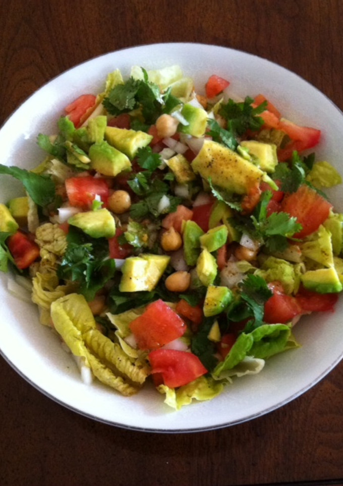 Una foto de Ensalada con garbanzos ©