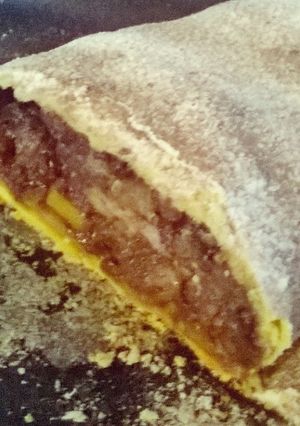 A picture of Apple strudel.