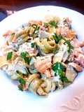 Trottole tricolore con bacon y alcachofas a la crema