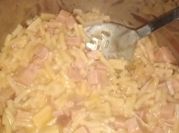 A picture of mac n cheese