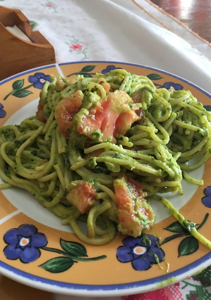 Una foto de Tallarines con palta