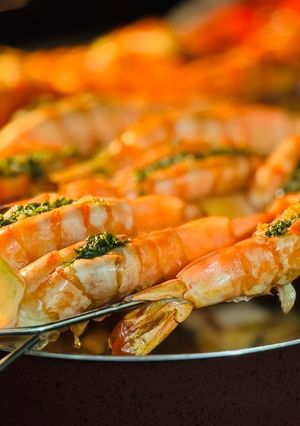 Hình của món Tôm Nhồi Bơ Tỏi Ngò Tây Đút Lò.