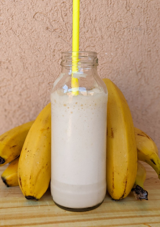Una foto de Licuado de banana split 🍌