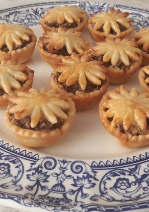 Una foto de Mini empanada de pringá