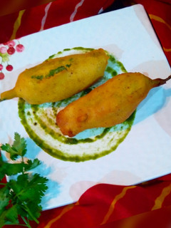 मिर्ची वड़ा (mirchi vada recipe in Hindi) रेसिपी मुख्य फोटो