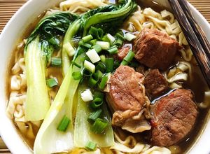 Hình của món Mì bò Đài Loan.