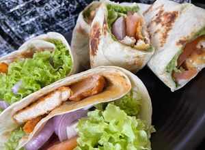 Gambar Simple chicken tortilla wraps