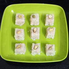 A picture of Coconut Burfi.