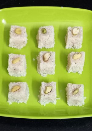 A picture of Coconut Burfi.