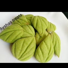 A picture of Leaf cookies.
