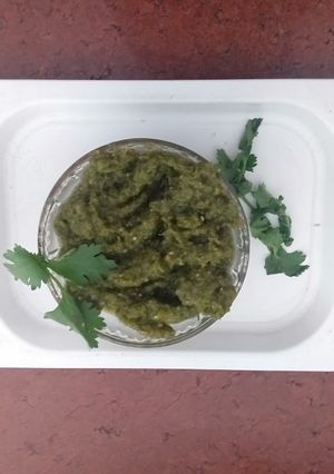 A picture of Mint chutney.