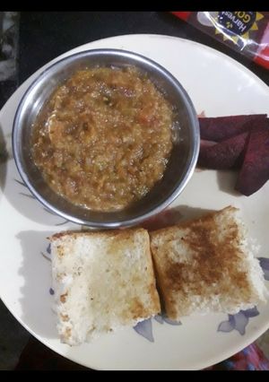 पाव भाजी (Pav bhaji recipe in Hindi) रेसिपी मुख्य फोटो